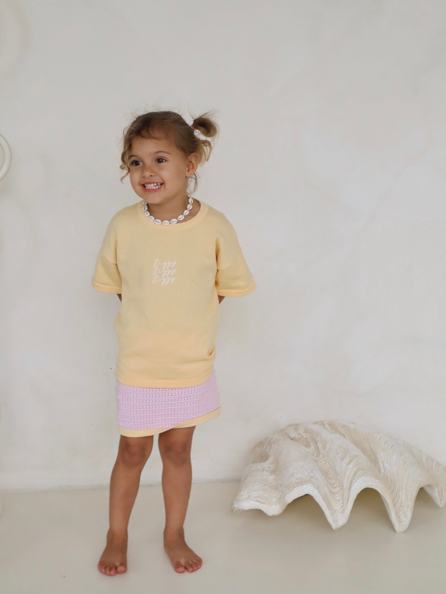 SIGNATURE TEE | BUTTER (KIDS) - ZIGGY LOU